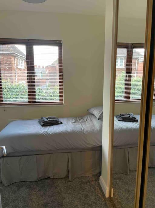 Close To Belfast City Centre.Modern Opened Planned Екстериор снимка